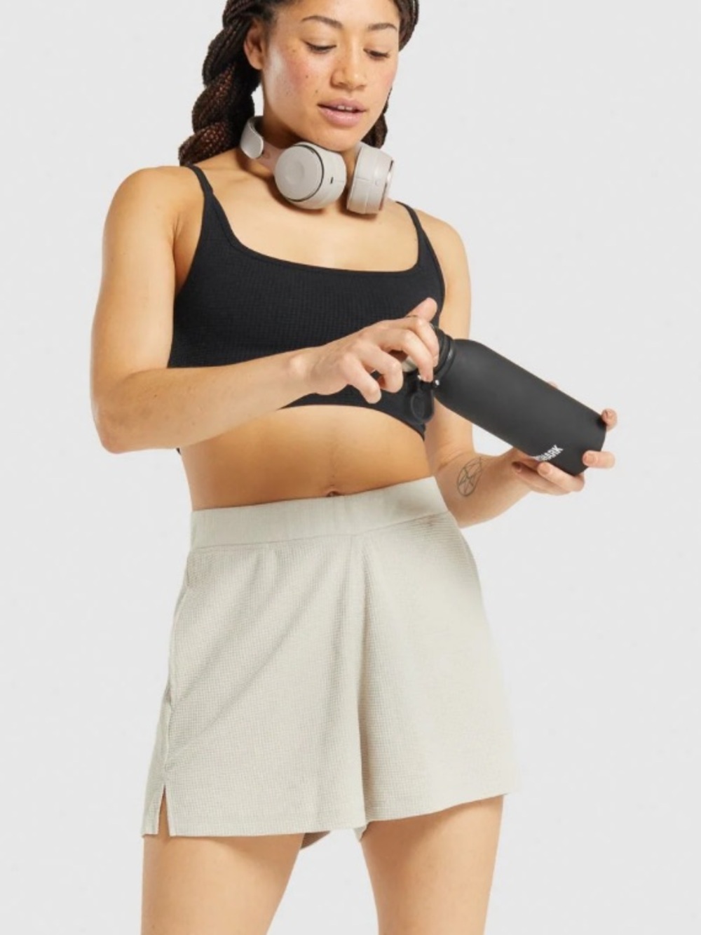Gymshark Pause Loose Shorts Waffle Knit Pale Tan Taupe Neutral Athleisure Sz M